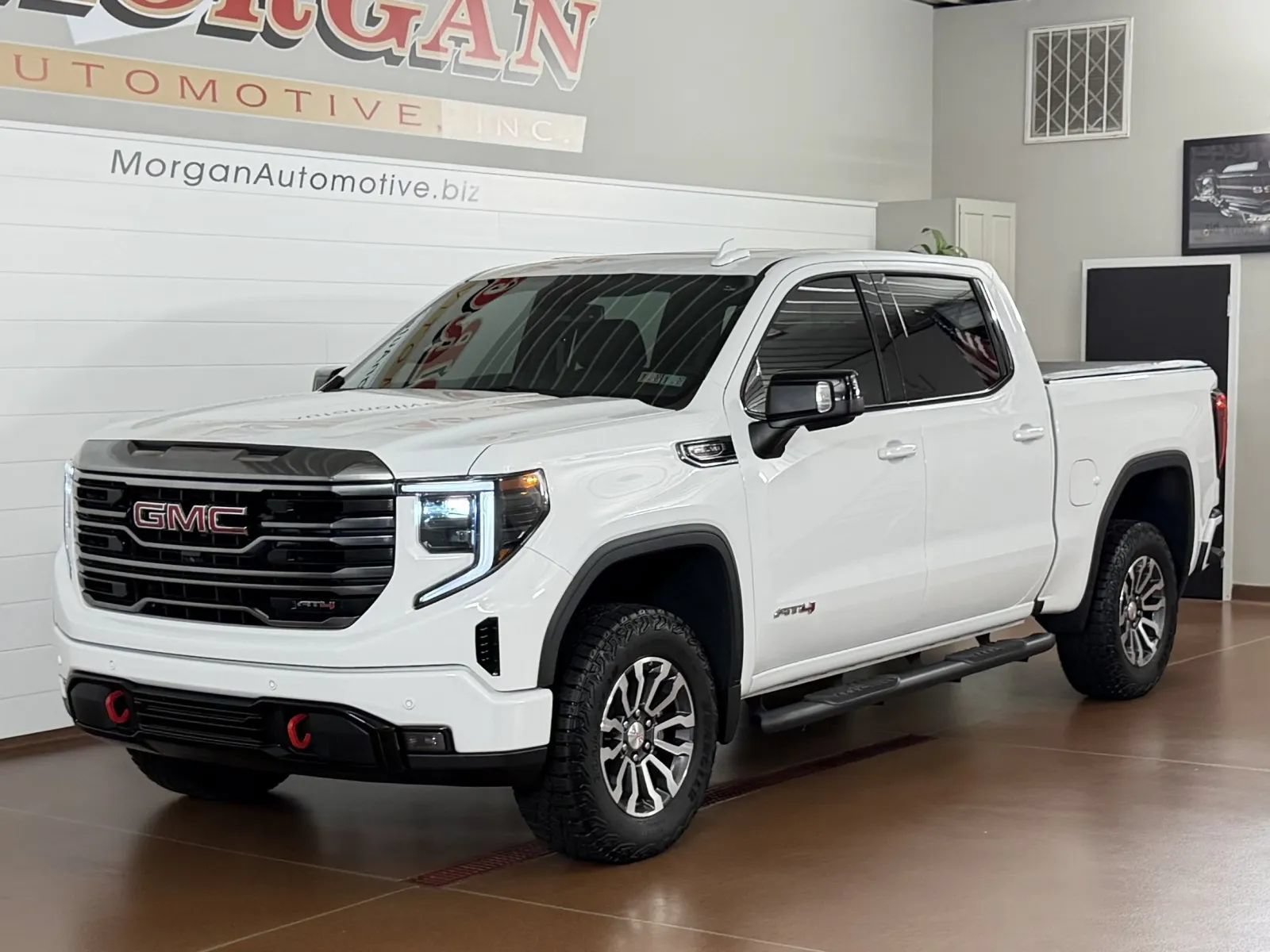 Used 2023 GMC Sierra 1500 AT4 w/ AT4 Preferred Package AWD/4WD image 7