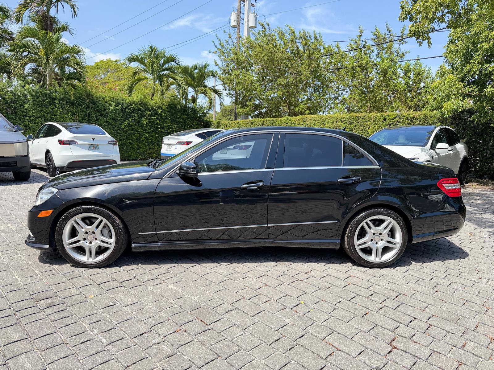 Used 2010 Mercedes-Benz E 550 Sedan image 14