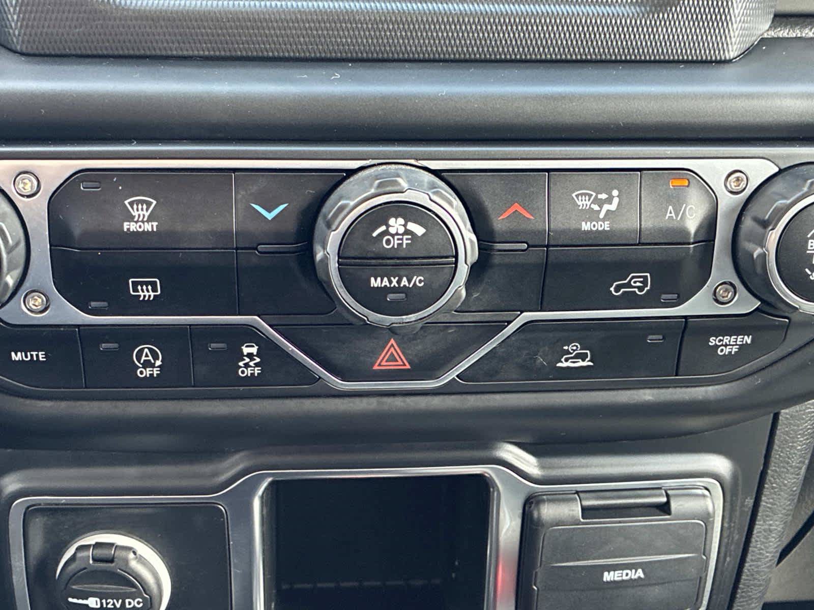 Used 2022 Jeep Wrangler Unlimited Sport AWD/4WD image 29