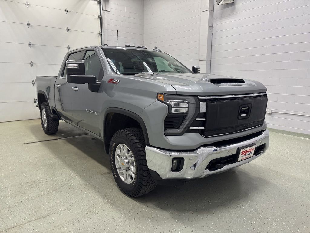 Used 2024 Chevrolet Silverado 2500 LTZ w/ LTZ Convenience Package image 2