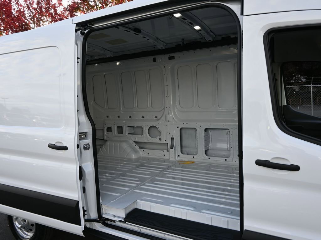 New 2026 Ford Transit 250 148 Medium Roof Extended AWD image 27