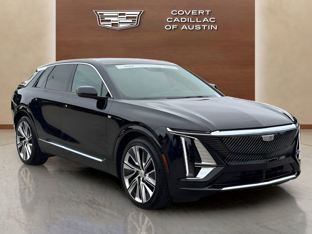 Certified 2025 Cadillac Lyriq Luxury w/ LPO, Floor Liner Package AWD/4WD image 11