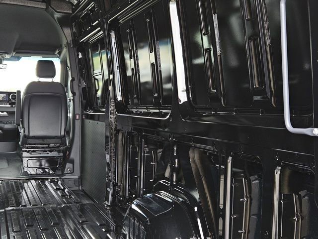 New 2025 Mercedes-Benz Sprinter 2500 image 31