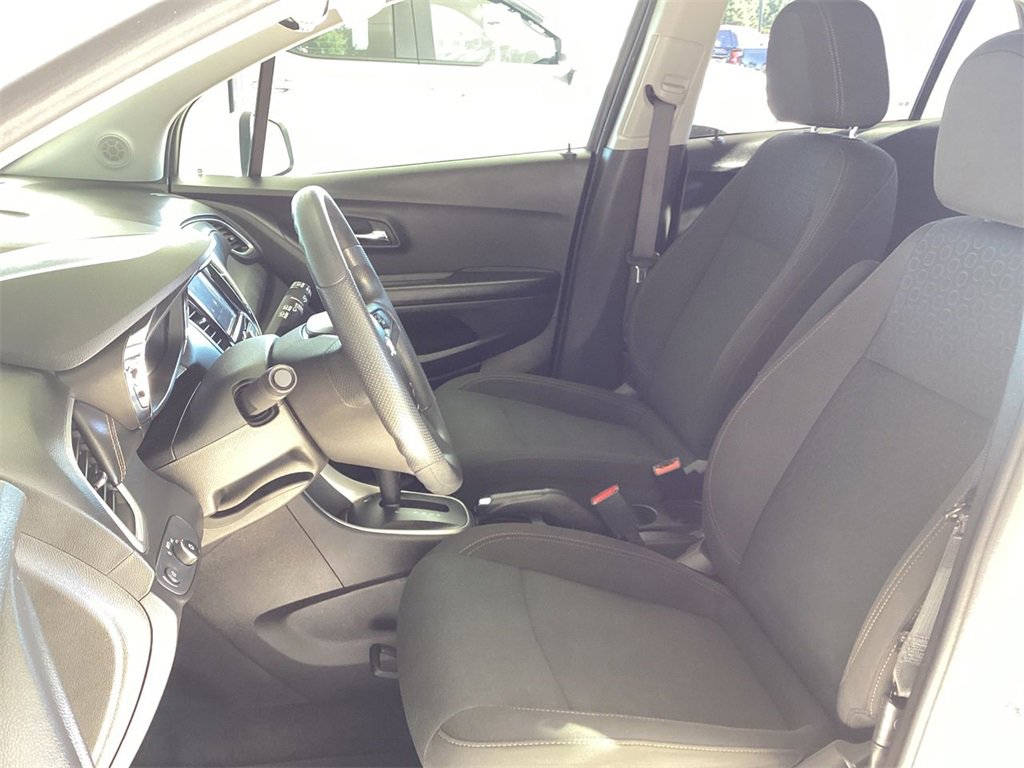 Certified 2022 Chevrolet Trax LS w/ Tint and Cruise Package image 18