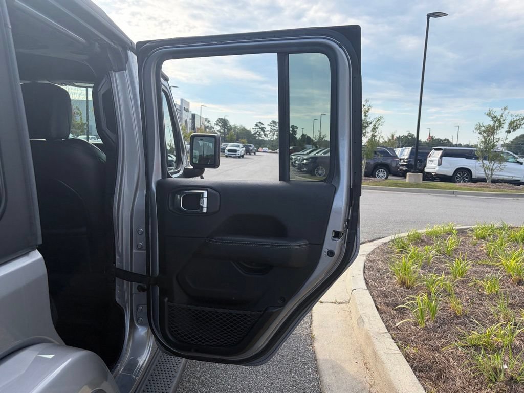Used 2021 Jeep Wrangler Unlimited Sahara w/ Cold Weather Group AWD/4WD image 56