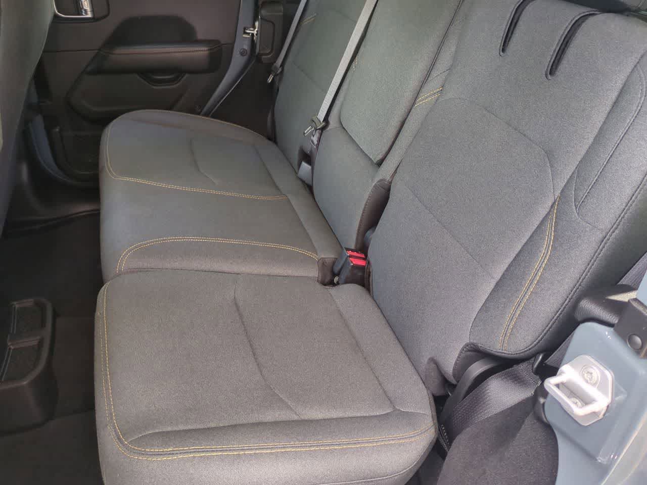 Used 2025 Jeep Wrangler Unlimited Sahara AWD/4WD image 19