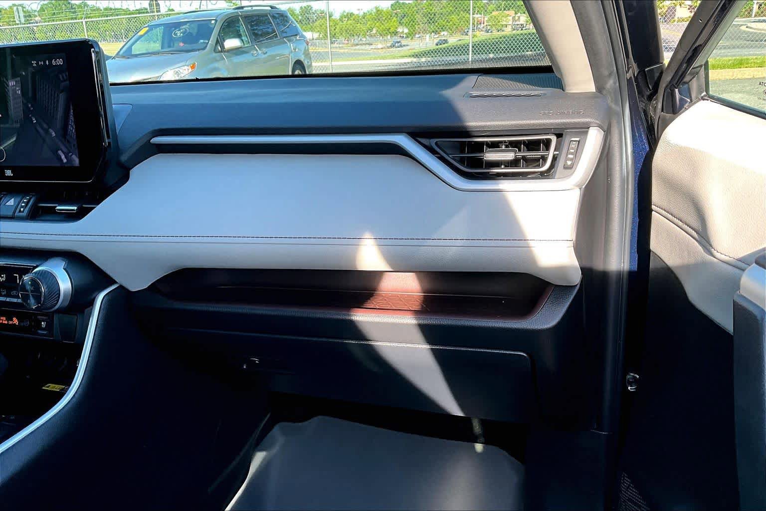 Used 2023 Toyota RAV4 Limited AWD/4WD image 37