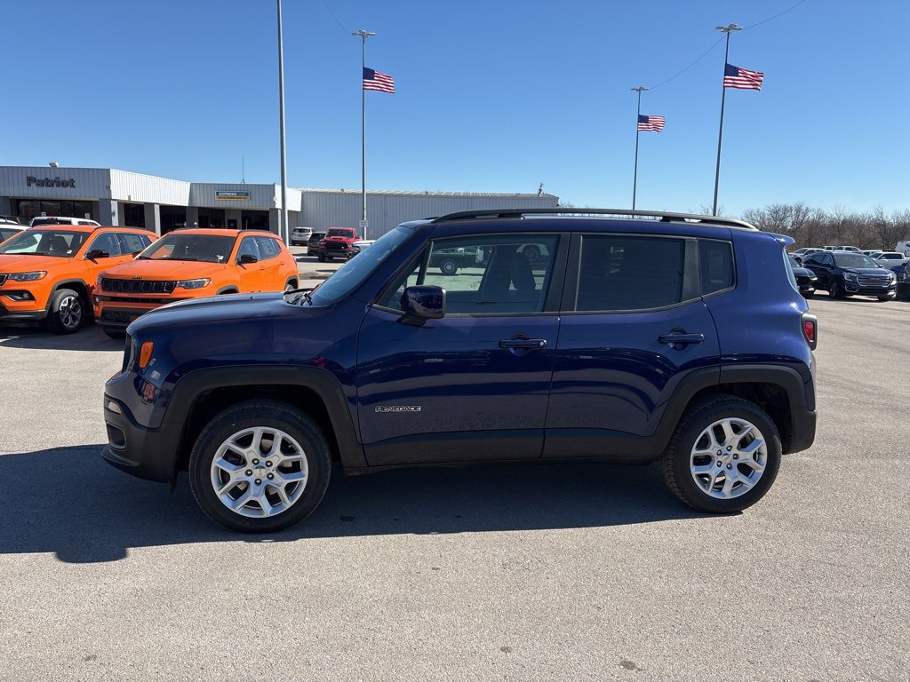 Used 2017 Jeep Renegade Latitude w/ Cold Weather Group image 6