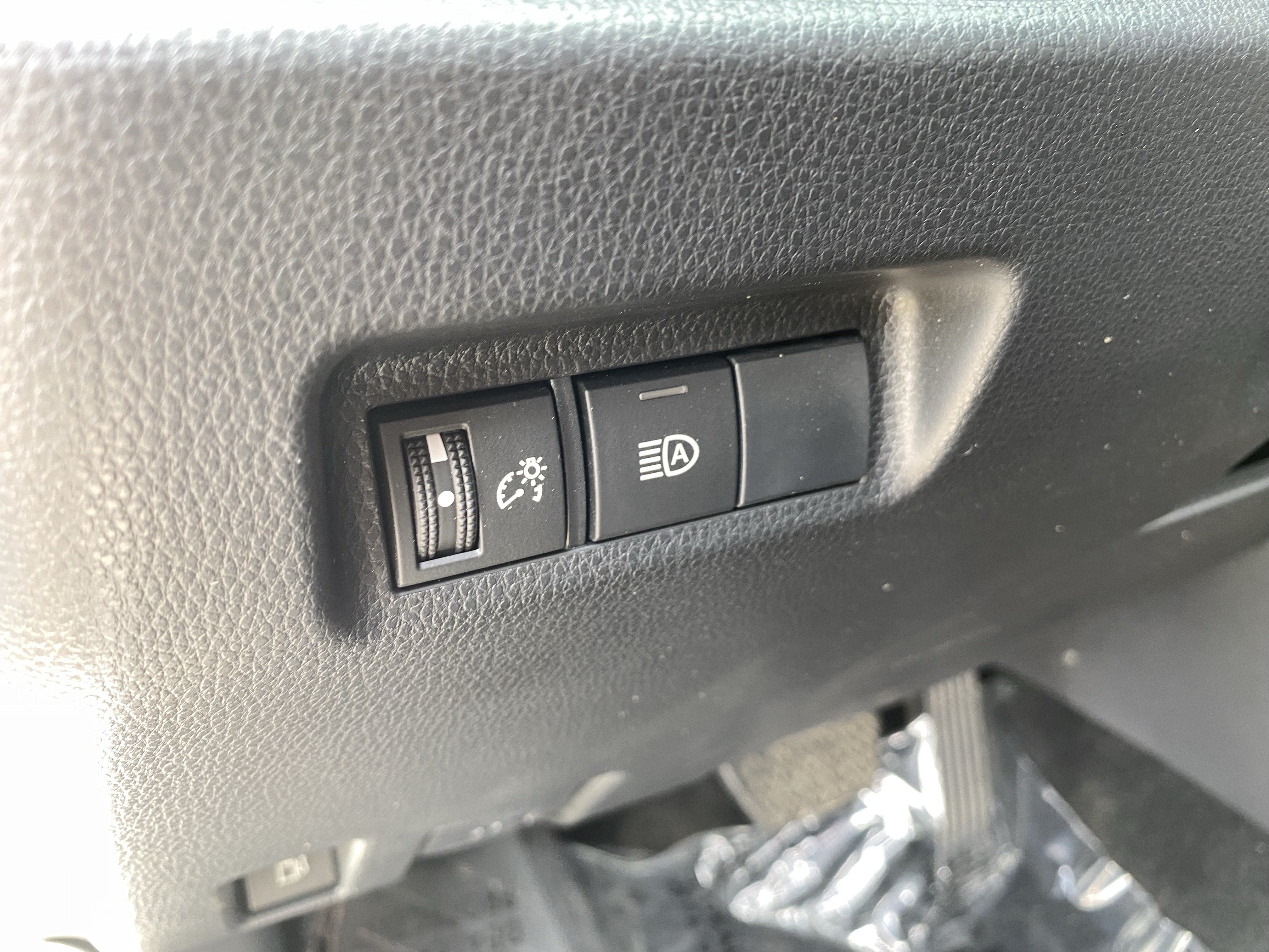 Used 2023 Toyota RAV4 LE AWD/4WD image 20