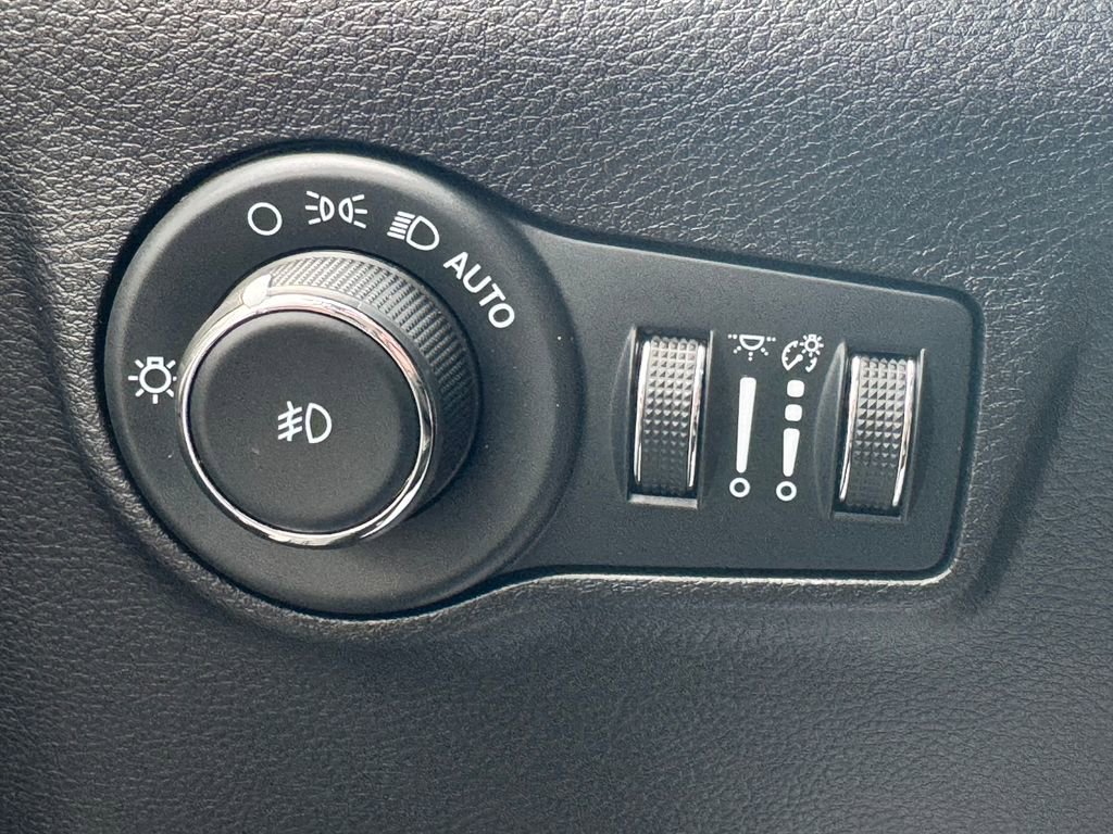 Used 2022 Jeep Compass Trailhawk w/ Trailhawk Elite Group image 31