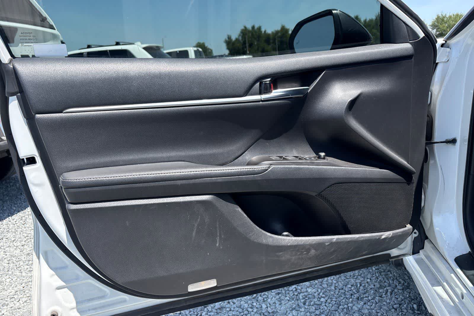 Used 2021 Toyota Camry XSE FWD image 15