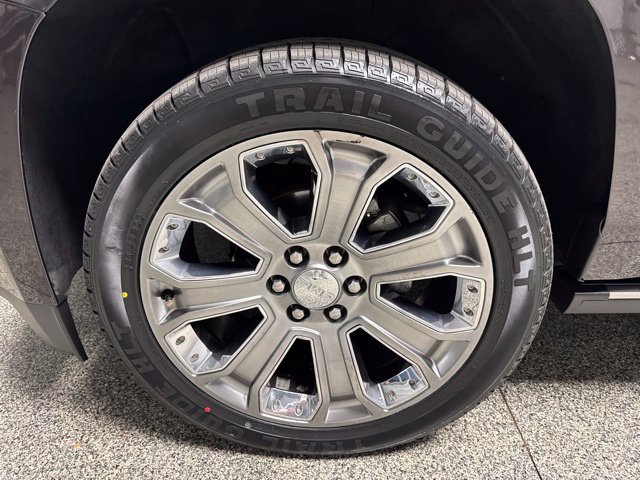 Used 2015 GMC Yukon Denali w/ Premium Package AWD/4WD image 4