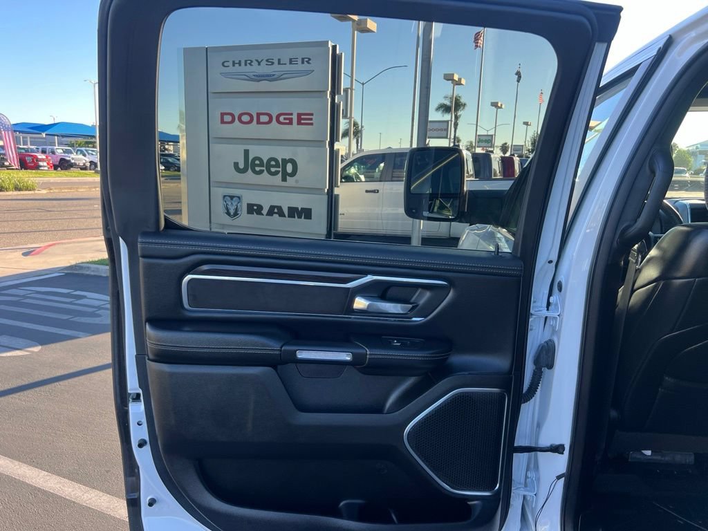 Used 2025 RAM 1500 Laramie w/ Trailer Tow Group AWD/4WD image 37