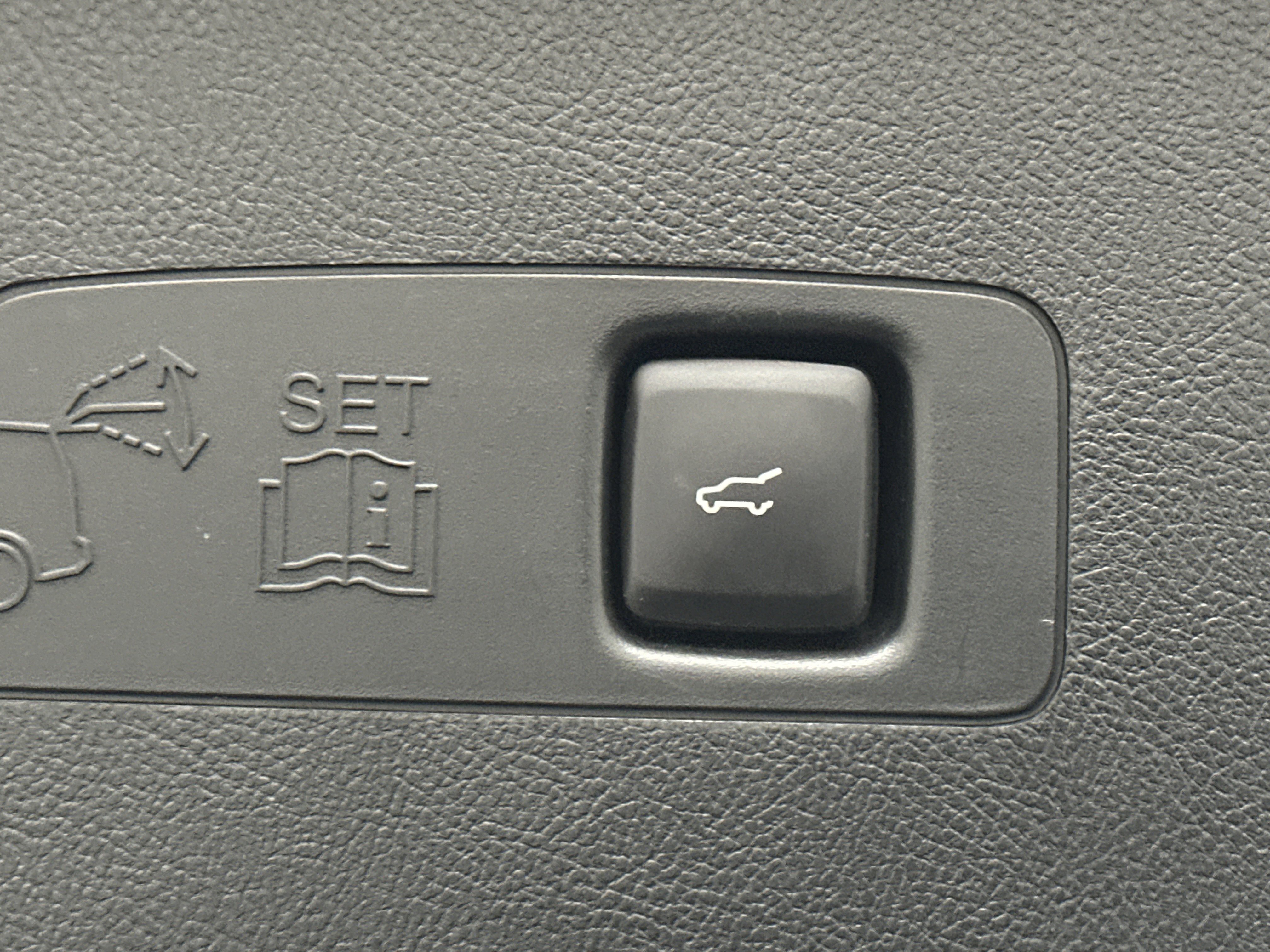 Used 2021 Lincoln Corsair Reserve w/ Equipment Group 201A image 16