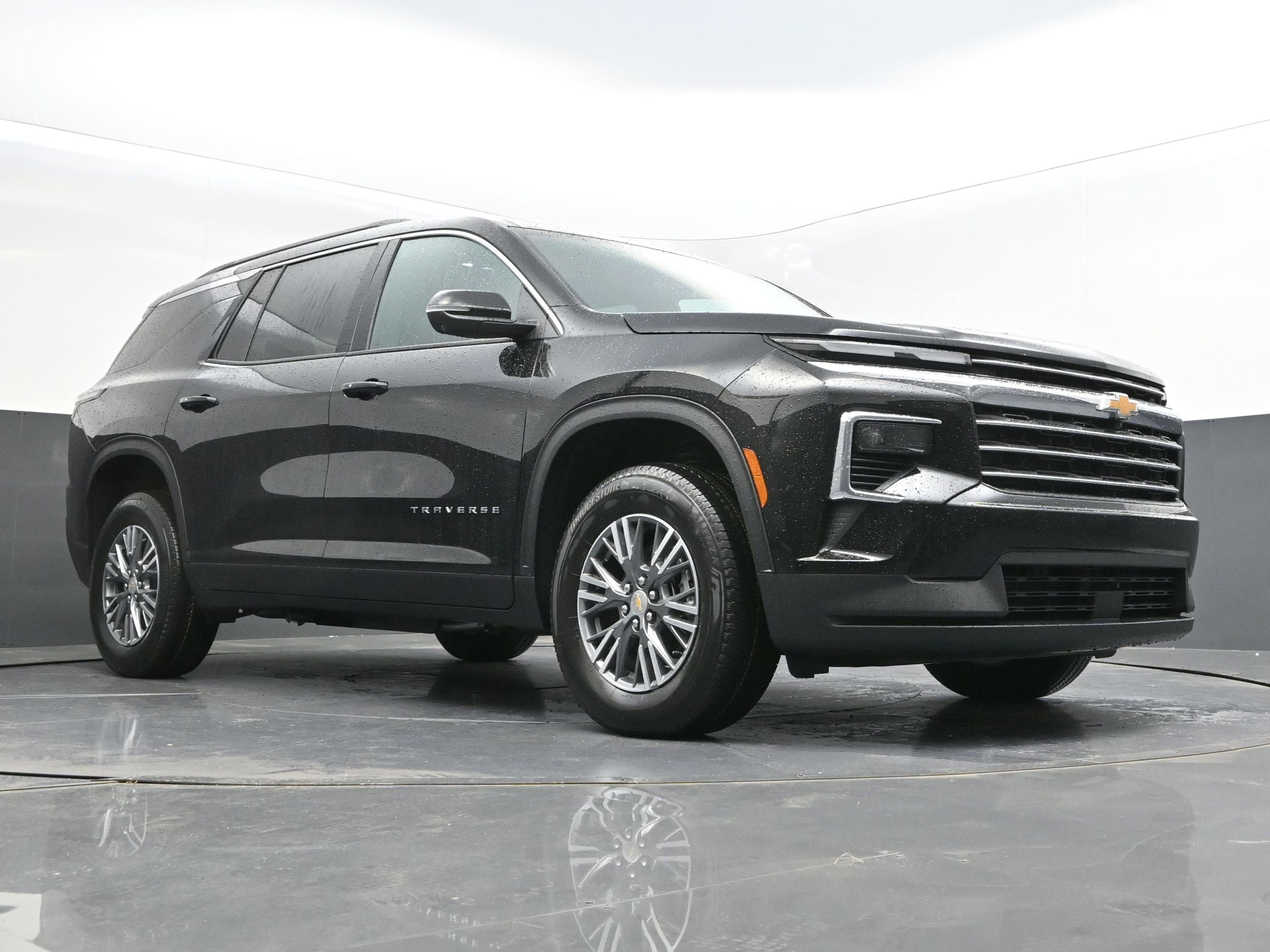 New 2026 Chevrolet Traverse LT w/ Driver Confidence Package AWD/4WD image 31