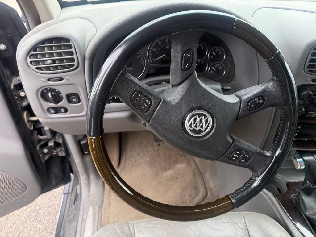 Used 2005 Buick Rainier CXL AWD/4WD image 9