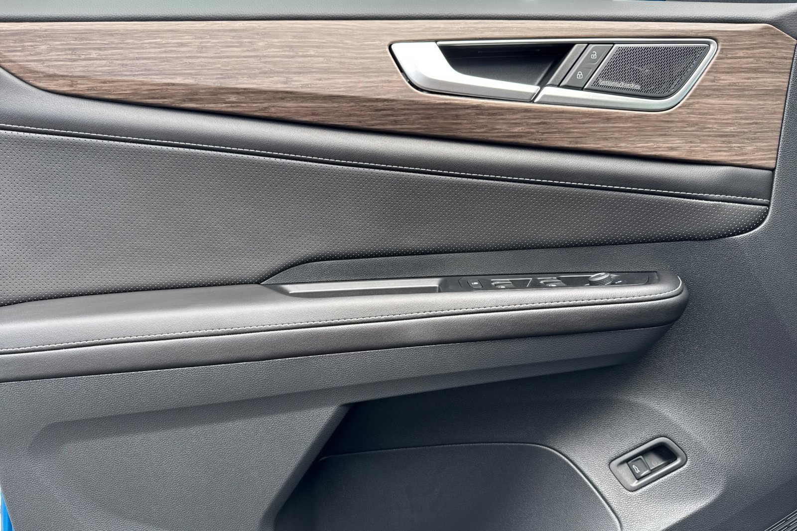 New 2025 Volkswagen Atlas SEL Premium R-Line image 9