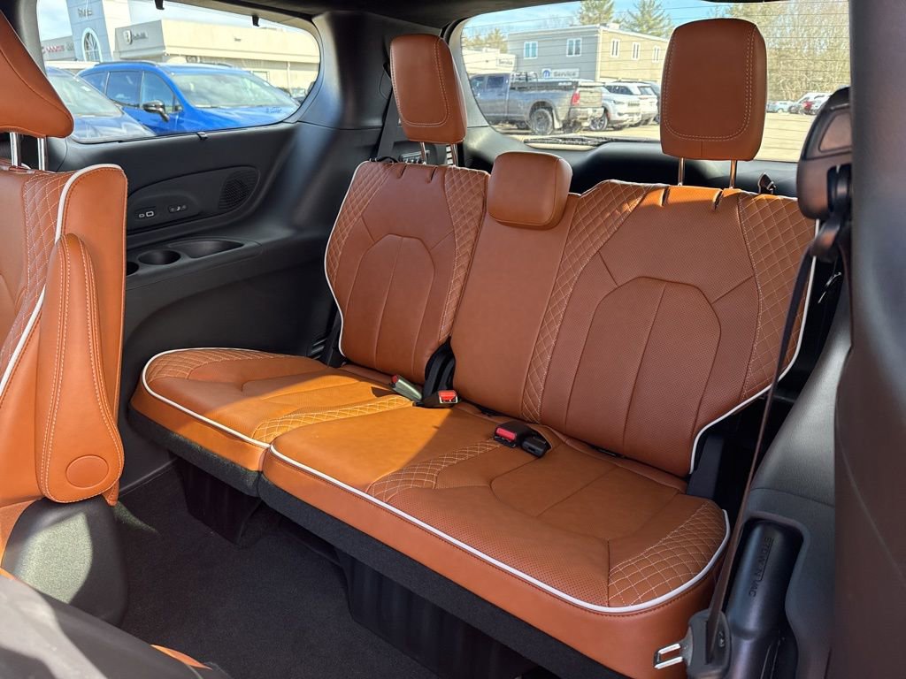 New 2026 Chrysler Pacifica Pinnacle AWD/4WD image 26