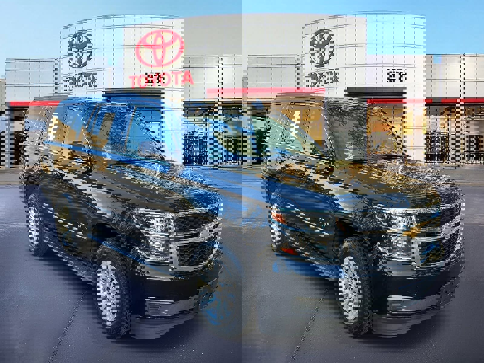 Used 2019 Chevrolet Tahoe LT image 3