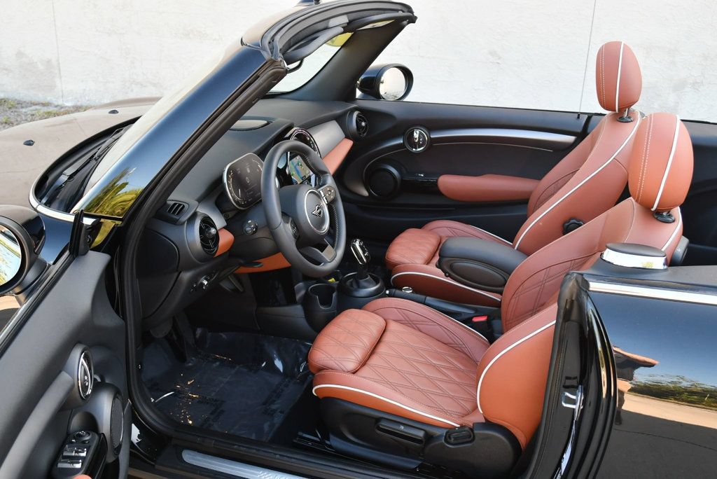 Used 2024 MINI Cooper S w/ Signature Upholstery Package FWD image 56
