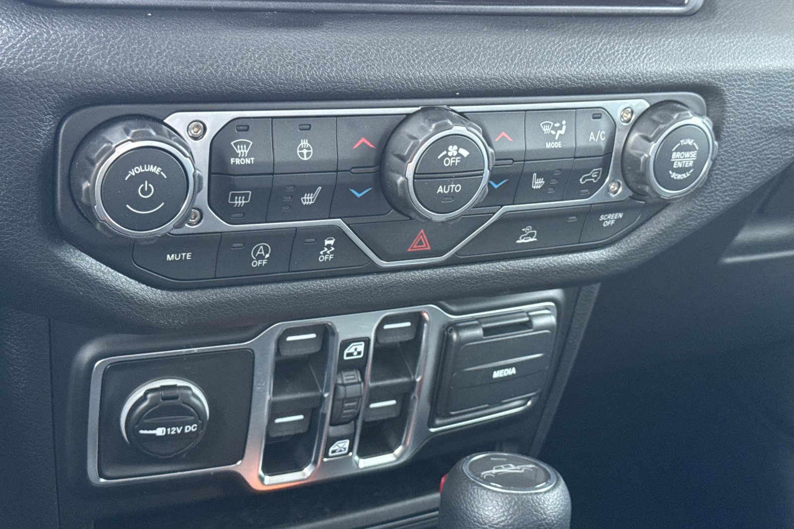 New 2026 Jeep Gladiator Sport image 18