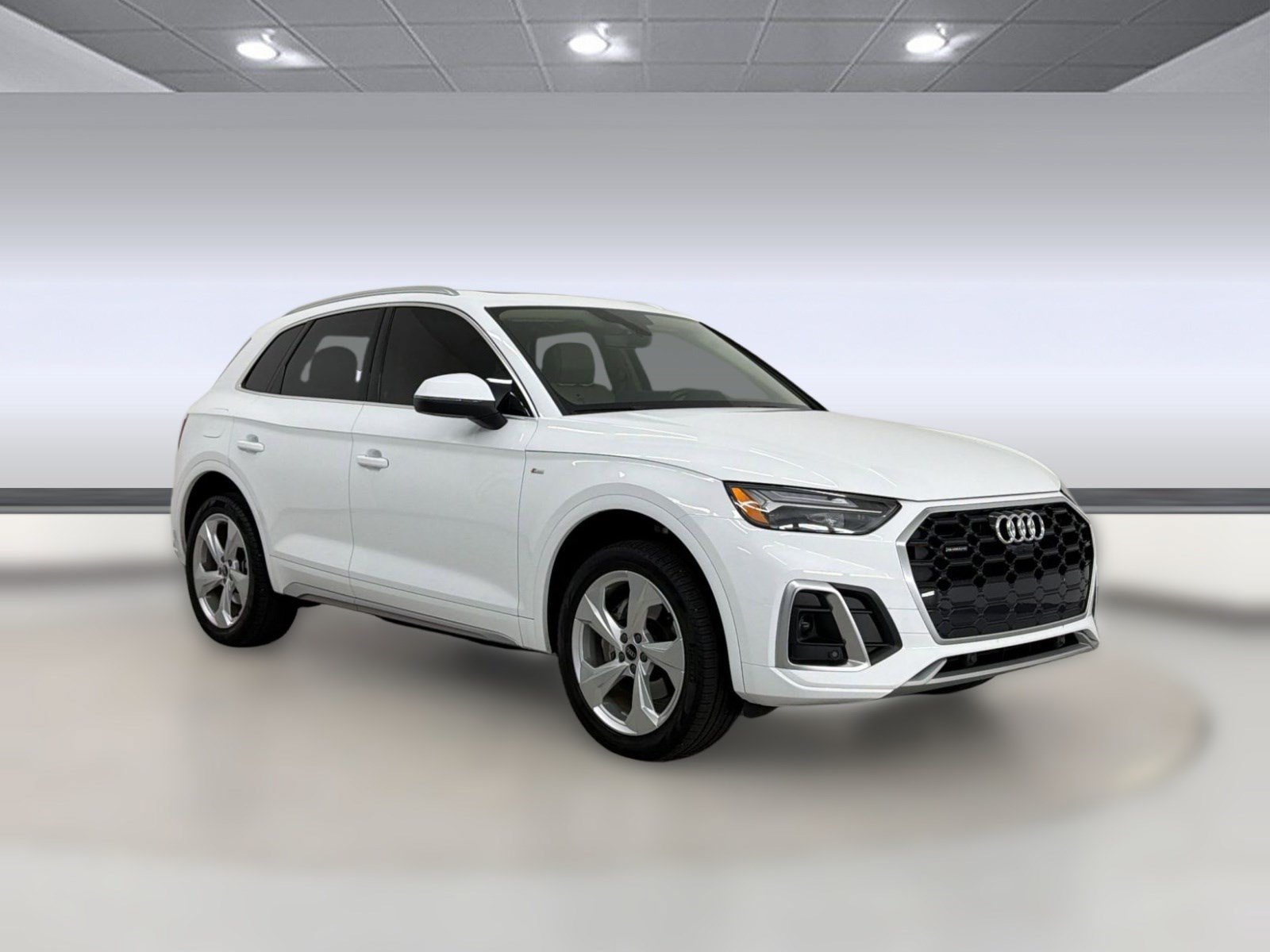 Used 2025 Audi Q5 2.0T Premium Plus w/ Premium Plus Package AWD/4WD image 7
