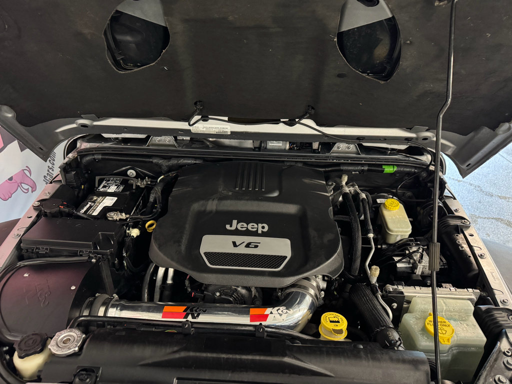 Used 2017 Jeep Wrangler Unlimited Rubicon AWD/4WD image 6