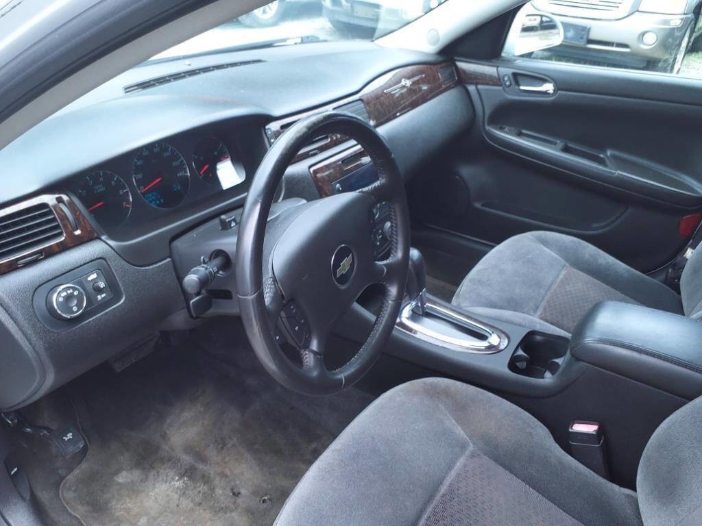 Used 2012 Chevrolet Impala LT w/ LT Sunroof Package FWD image 11