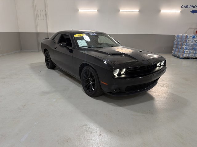 Used 2017 Dodge Challenger SXT Plus RWD image 4