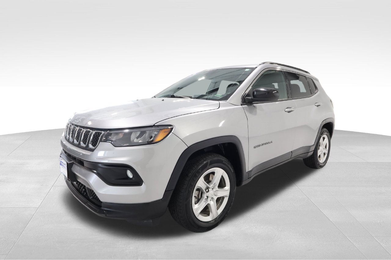 Used 2023 Jeep Compass Latitude w/ Convenience Group AWD/4WD image 8