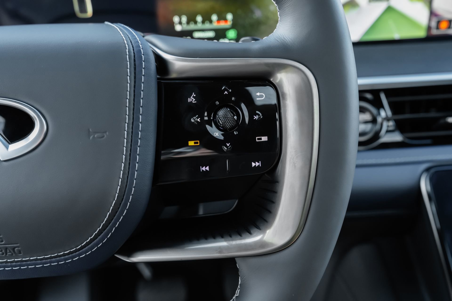 New 2026 INFINITI QX80 4WD w/ Sport Exterior Package image 18