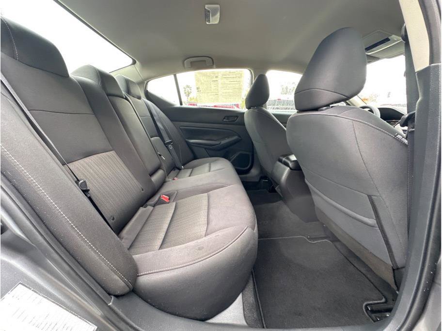 Used 2024 Nissan Altima 2.5 SV image 11