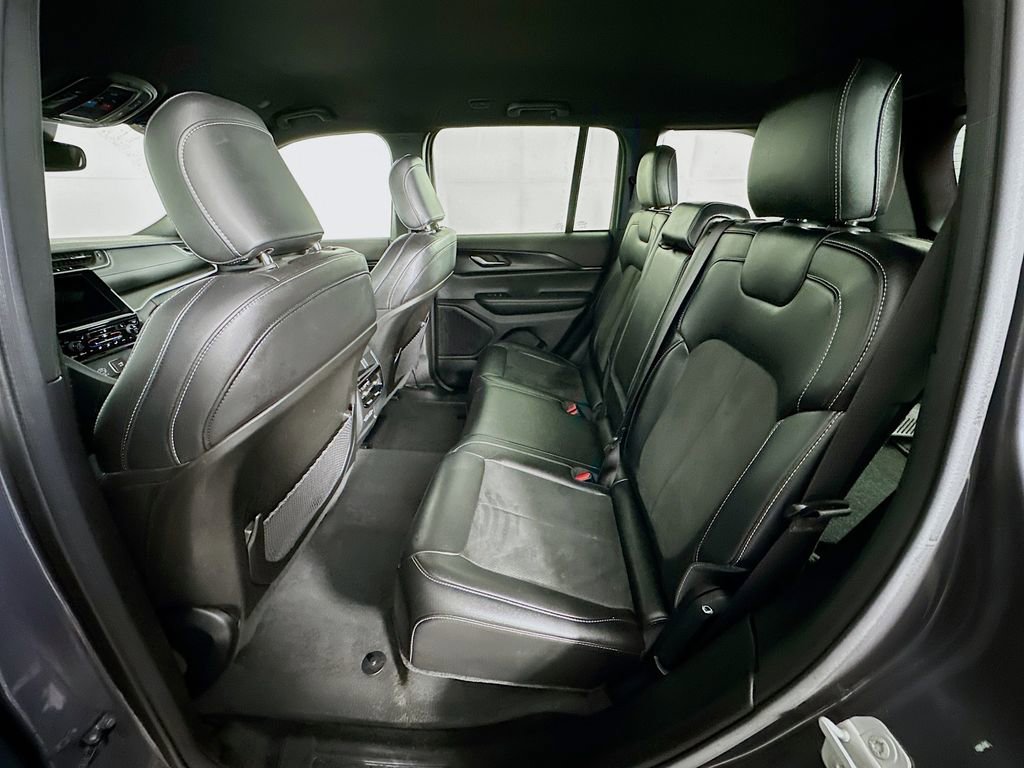 Certified 2024 Jeep Grand Cherokee Altitude image 34