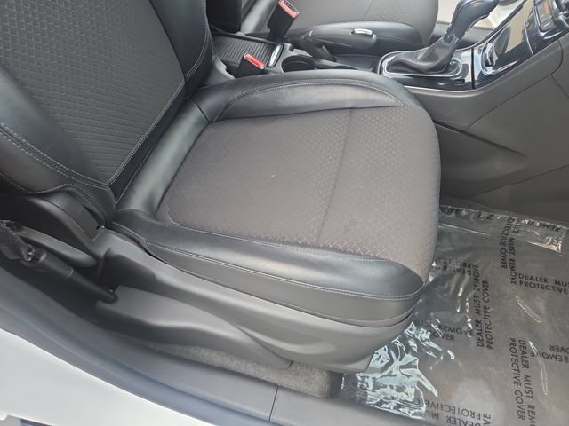 Used 2021 Buick Encore Preferred FWD image 29