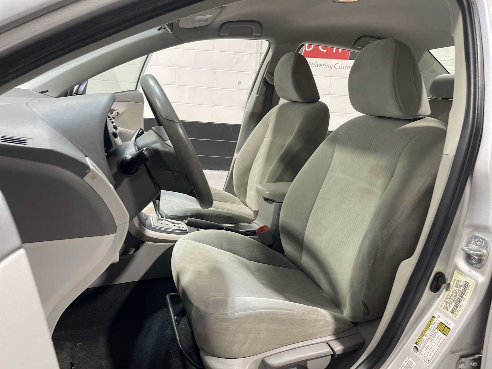 Used 2010 Toyota Corolla LE FWD image 11