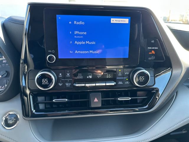 Used 2023 Toyota Highlander LE AWD/4WD image 23