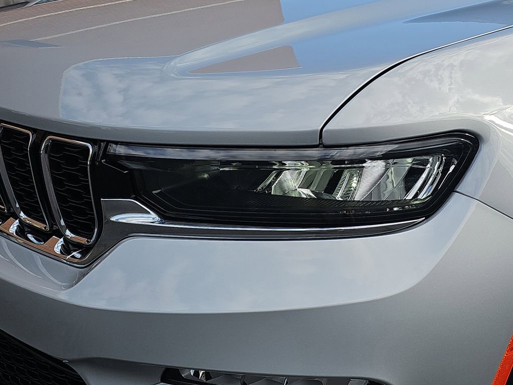 New 2025 Jeep Grand Cherokee Limited w/ Trailer Tow Package image 29