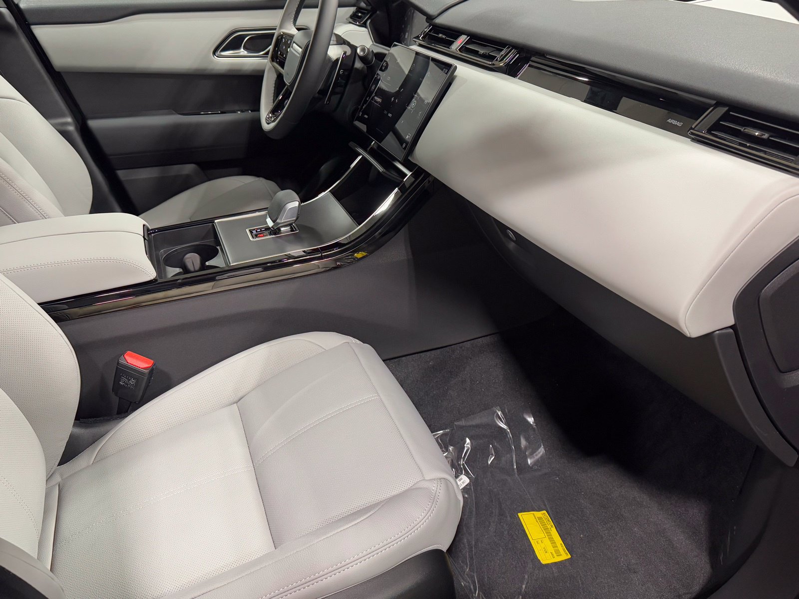 New 2026 Land Rover Range Rover Velar S AWD/4WD image 46