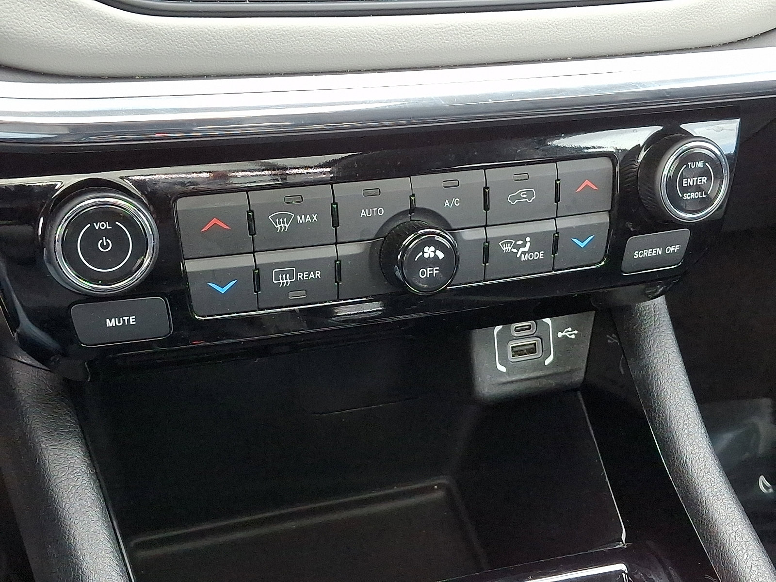 Used 2022 Jeep Compass Limited w/ Sun and Sound Group image 16