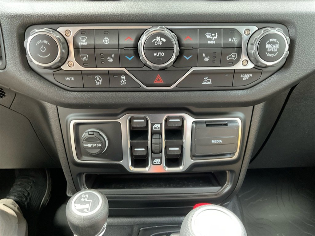 New 2025 Jeep Gladiator Sport image 18