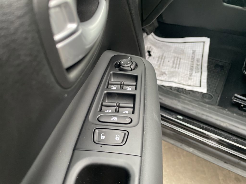 Certified 2023 Jeep Renegade Altitude AWD/4WD image 10