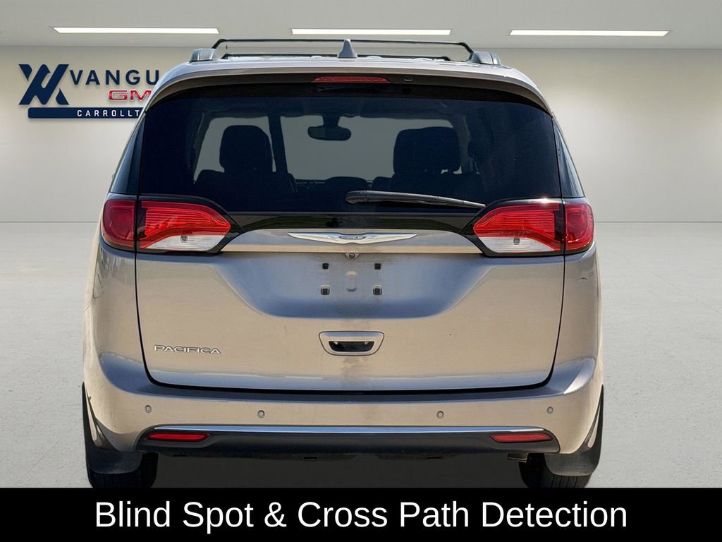 Used 2017 Chrysler Pacifica Touring-L FWD image 8