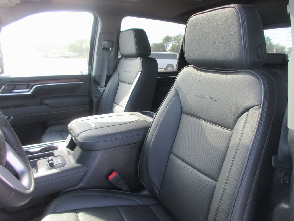 New 2026 GMC Sierra 2500 Denali w/ Denali Reserve Package image 14