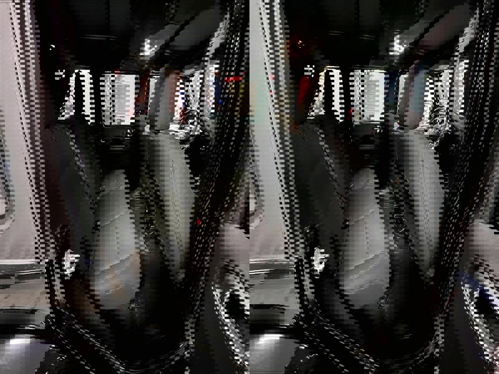 Used 2022 Jeep Wrangler Unlimited Sahara w/ Cold Weather Group AWD/4WD image 16