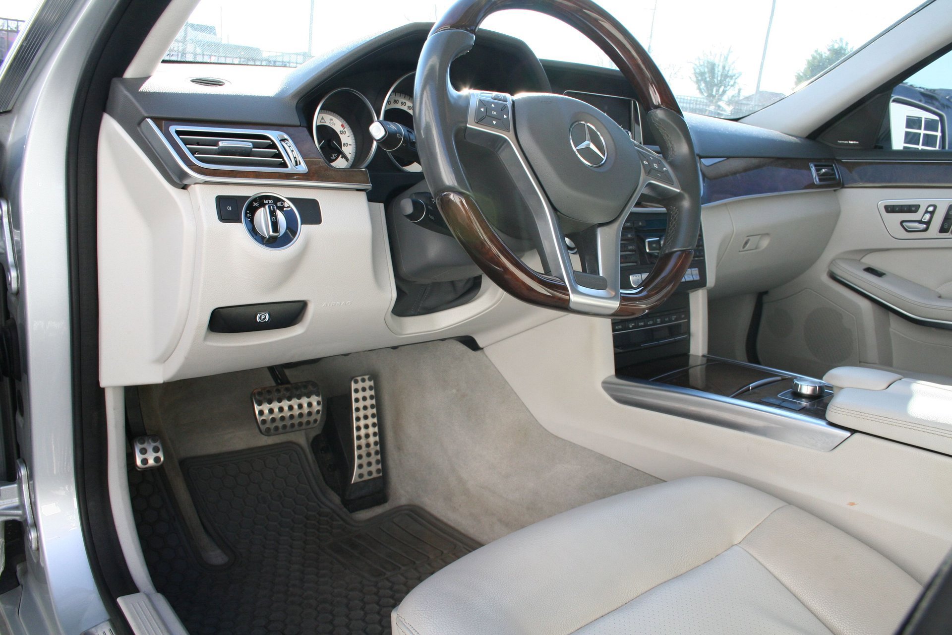 Used 2015 Mercedes-Benz E 350 4MATIC Wagon image 31