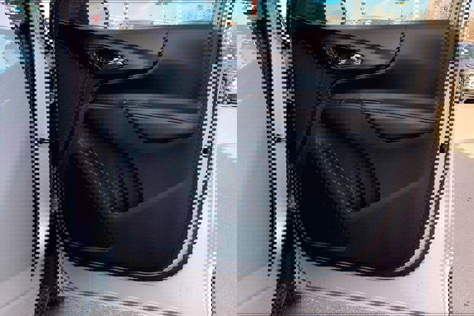 Used 2018 Chevrolet Equinox Premier image 23