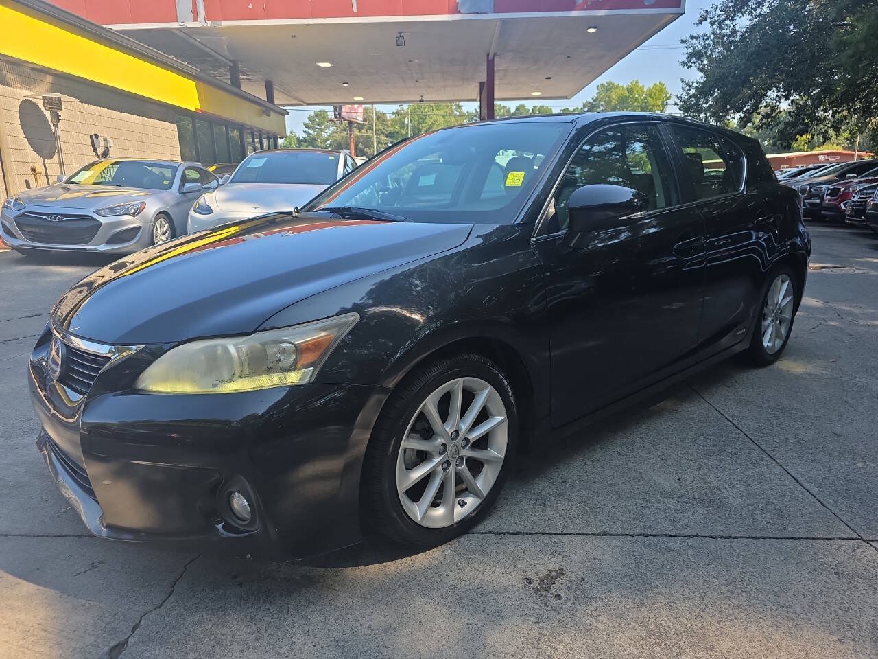 Used 2012 Lexus CT 200h Premium w/ Premium Audio Pkg FWD image 2