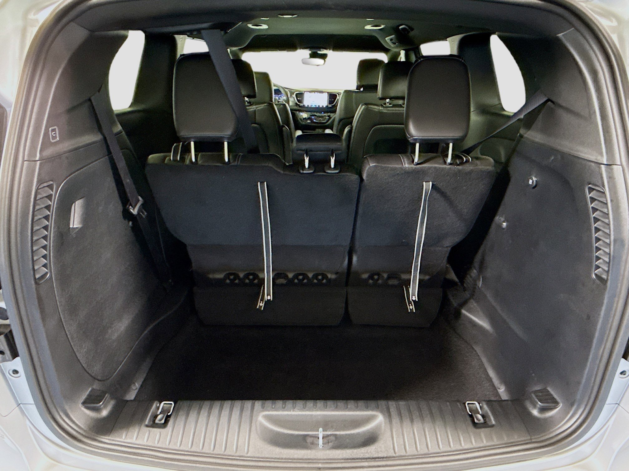 Used 2026 Chrysler Pacifica Select image 35