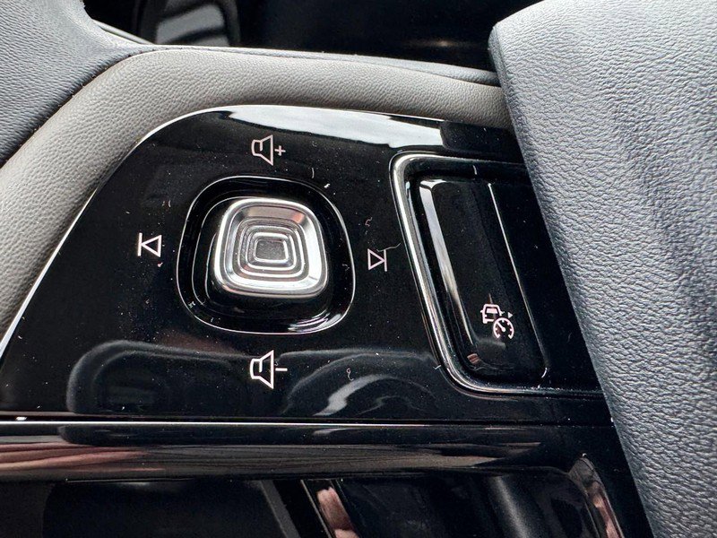 New 2026 Lincoln Corsair Premiere FWD image 18