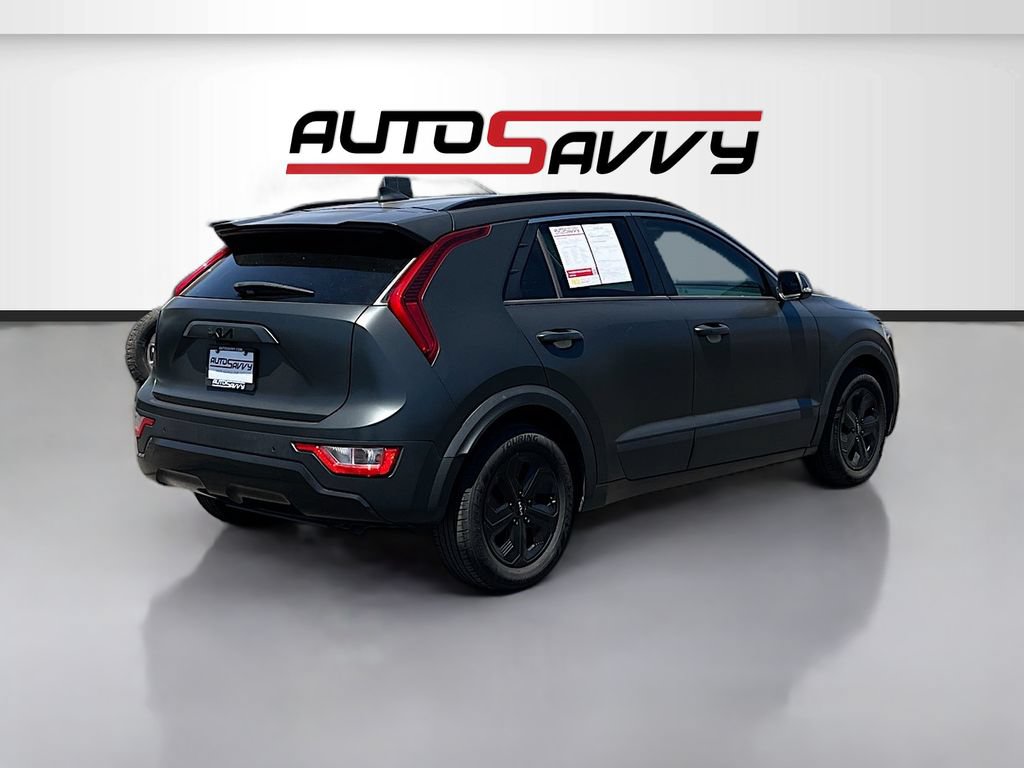 Used 2023 Kia Niro EX FWD image 7